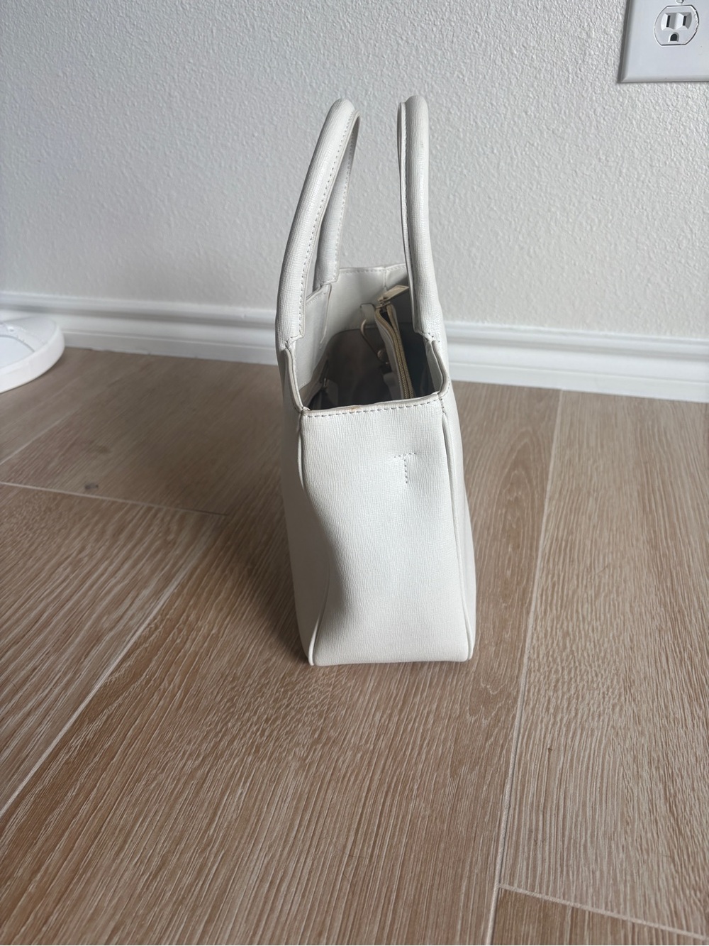 Furla White Saffiano Bag with Crossbody Strap - Picture 5 of 9